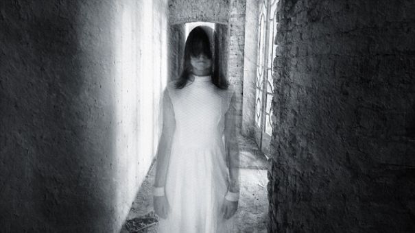 Semne care îţi arată că ai în casă spiritul unui om mort: Mare atenţie!