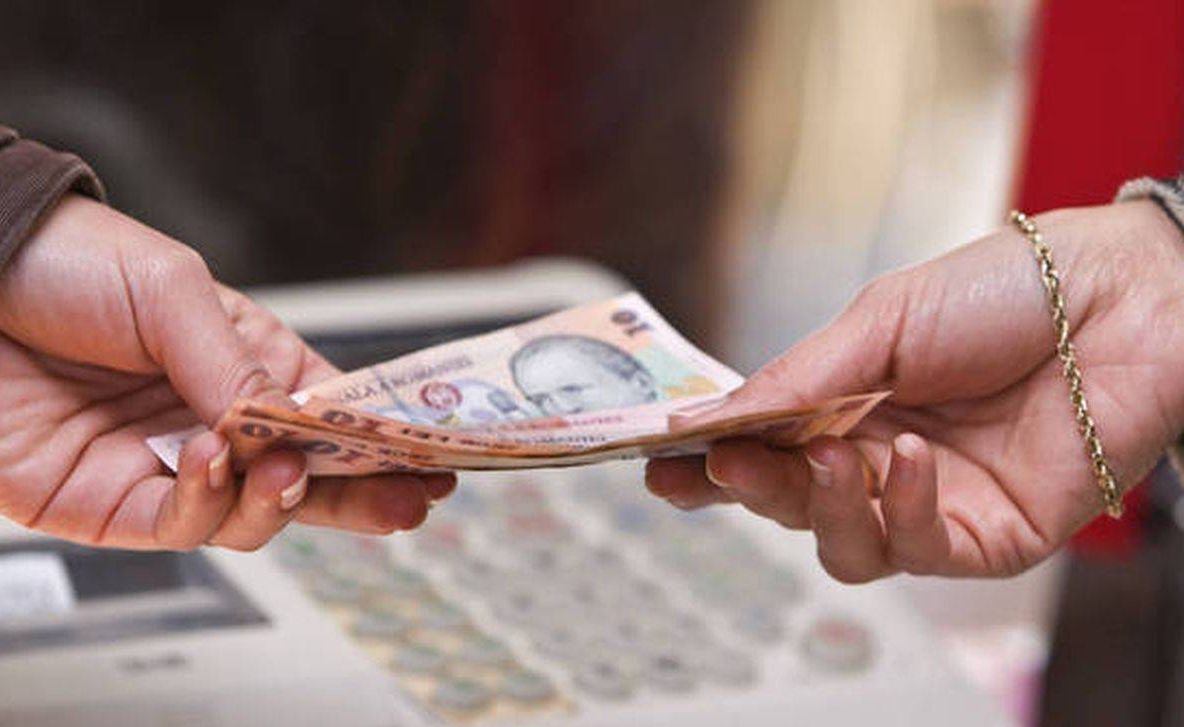 O persionară a fost silită să dea înapoi ajutorul social primit. Motivul este incredibil 