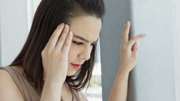 Ameţeşti când te ridici brusc de pe scaun? Mare grijă! Nu ignora acest simptom