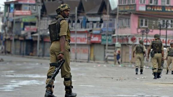 ATAC ARMAT la o bază militară: 17 morţi