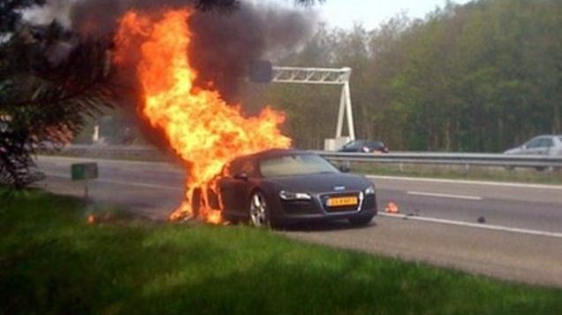 DRAMĂ în lumea muzicii. Un îndrăgit artist a murit într-un accident auto. Maşina luase foc