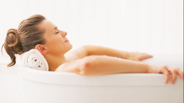 Dacă apa din cadă are această temperatură, arzi caloriile pe loc