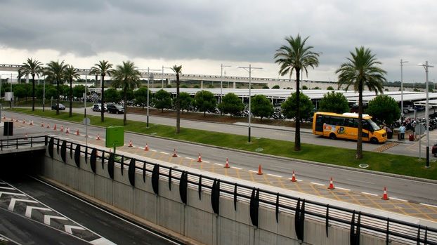 Accident cumplit de autocar, lângă Aeroportul El Prat, din Barcelona: cel puţin 24 de victime 