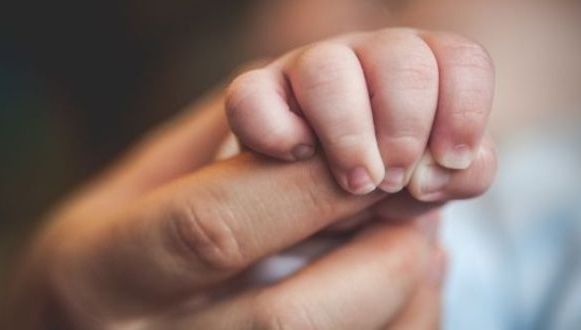 S-au luptat să îi dea bebeluşului numele dorit. Era interzis la ei, la români numele e demult uitat