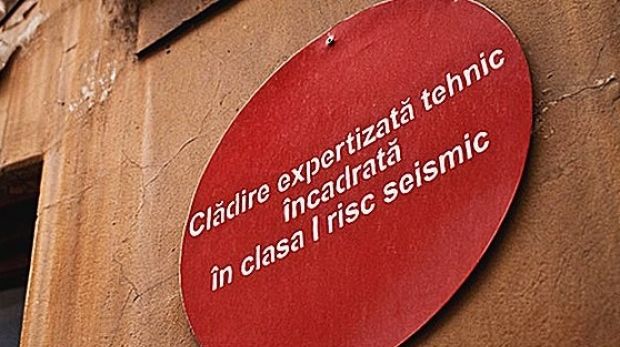 Chiriașii din blocurile cu bulină roșie din Capitală sunt în alertă. Au la dispoziție 30 de zile să evacueze locuințele