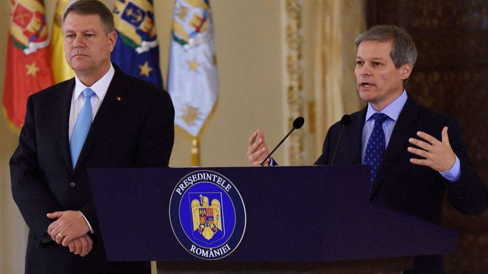 Nu se poate guvern politic cu premier tehnocrat? Sigur că se poate