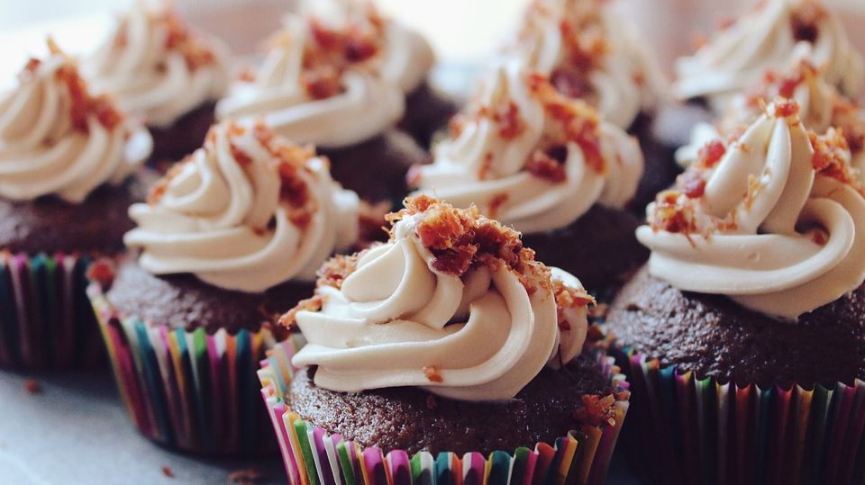 Au cumpărat prăjituri şi i-au dat fiicei lor să mănânce: "Deodată a scos un ţipăt înfiorător!"