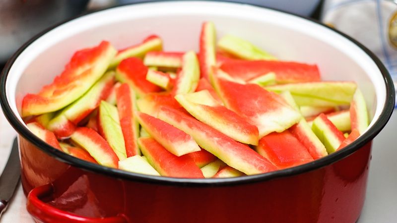 Arunci coaja de pepene? După ce citești asta, NU o vei mai face