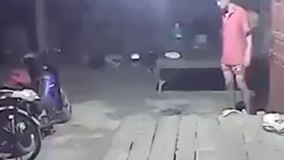 VIDEO ŞOCANT. Este asta o fantomă? Oamenii s-au îngrozit când au văzut acest filmuleţ