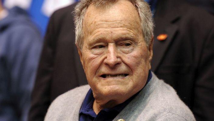 Lovitură pentru Trump. "George H. Bush va vota pentru Hillary Clinton"