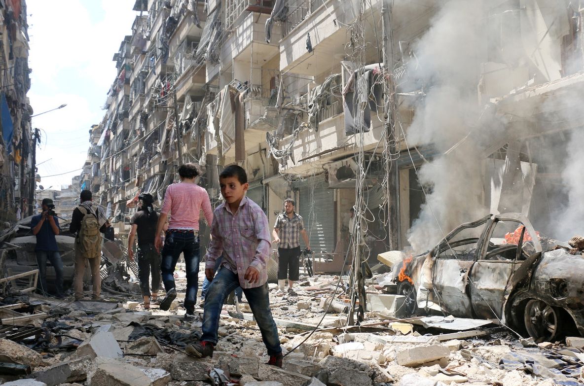 Rusia anunță că va bombarda în continuare orașul Alep din Siria. Reacția dură a SUA