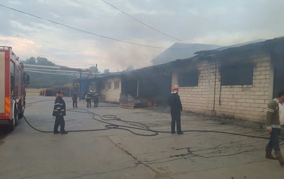 Incendiu puternic la o fabrică de cherestea din Vâlcea
