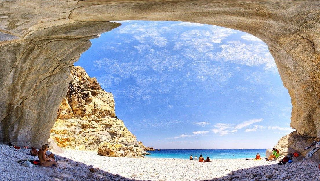 Insula misterioasă unde oamenii trăiesc cel puțin 90 de ani 