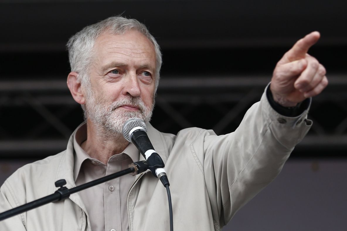 Jeremy Corbyn a fost reales la conducerea Partidului Laburist din Marea Britanie