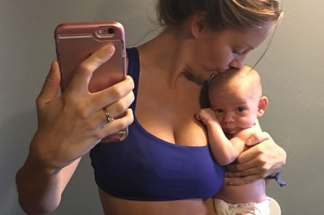 Spectaculos! Cum arată abdomentul acestei femei la 10 zile după ce a născut 