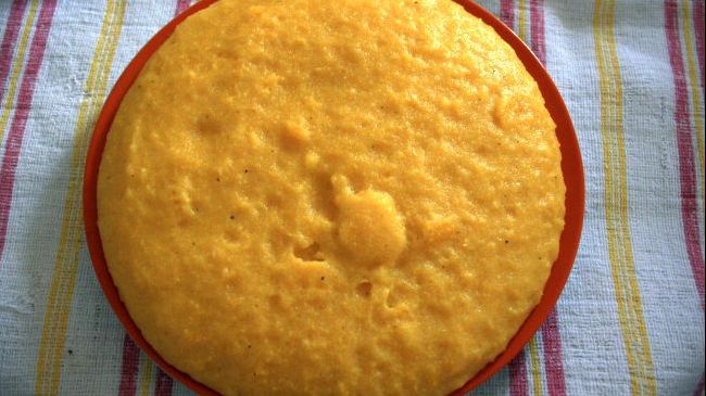 Motivul pentru care oamenii care mănâncă mămăligă sunt mai sănătoşi. Nimeni nu recunoaşte asta!