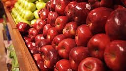 Nu vei mai mânca niciodată fructe din supermarketuri după ce vei vedea aceste imagini! ŞOCANT