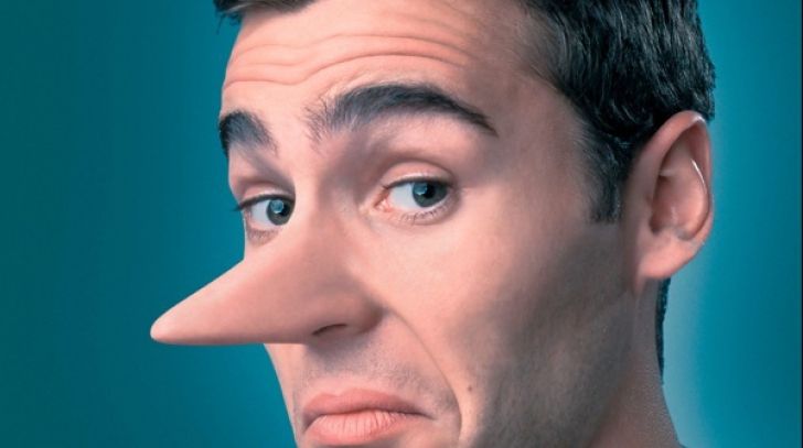 Cum îţi dai seama că eşti minţit în faţa? Limbajul trupului 