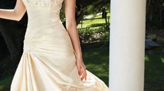 Un gest făcut de toată lumea a nenorocit-o pe viaţă. Ce a păţit o mireasă chiar în ziua nunţii ei 