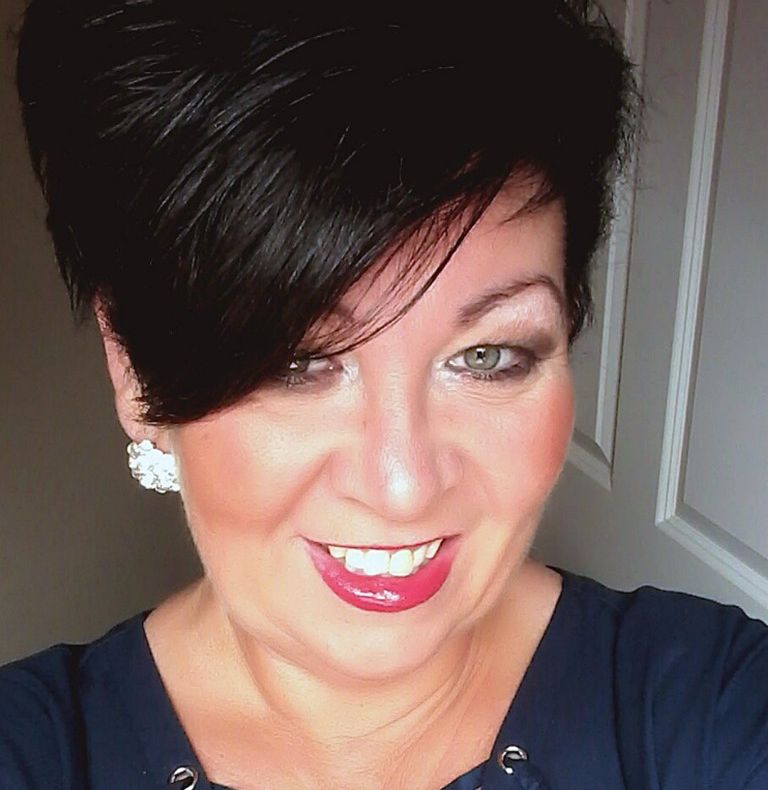 A crezut că este însărcinată, dar când a ajuns la medic a suferit un şoc! Ce avea în burtă?