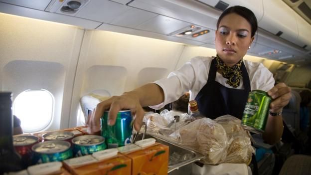 Dezvăluirea unei stewardese. Unde să nu stai vreodată în avion. Puțini știau asta