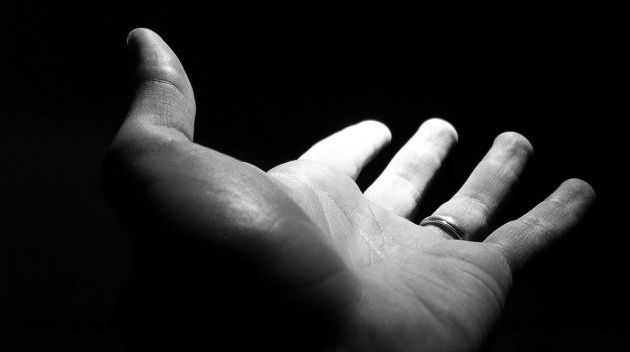 Sună de urgenţă la poliţie dacă vezi oameni cu acest semn în palmă. Motivul este şocant