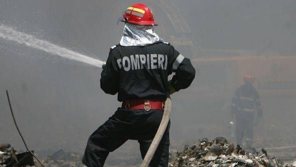 Alertă la un cămin studenţesc din Timişoara. Sute de tineri au fost evacuaţi. UPDATE