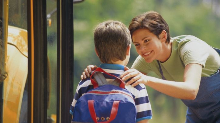 Şi-a lăsat copilul la şcoală şi a fost oprită de poliţie. Ce a urmat este şocant. A recunoscut tot!