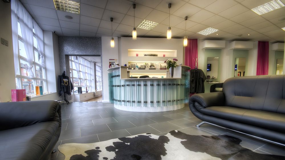 Cea mai populară procedură cosmetică ascunde un pericol major: boli cu transmitere sexuală