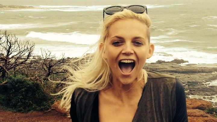 Ce a făcut o femeie după ce hoţii au spart mai multe maşini de pe strada ei. E total neaşteptat!