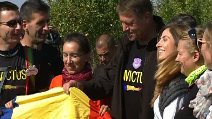 Iohannis a pedalat pentru militarii români răniţi în teatrele de operaţiuni: "Mă gândesc la ei"