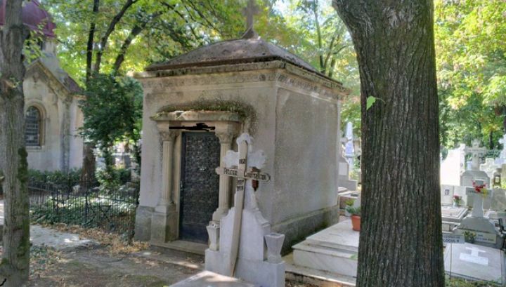 Au participat la deshumarea unui băiețel. Toți au leșinat când au deschis sicriul. Ce au găsit în el