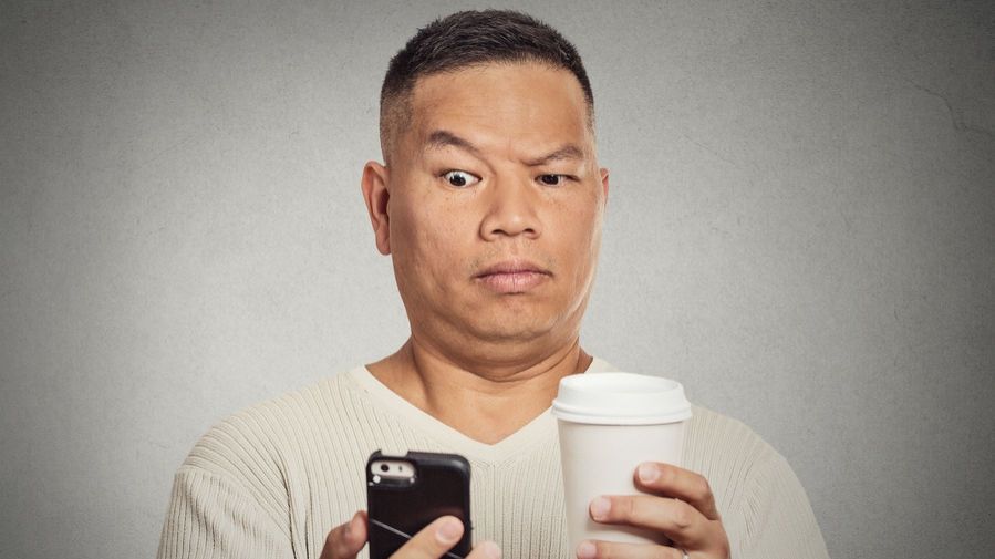 Ce au aflat părinţii unui puşti de 14 ani, când i-au citit mesajele din telefon. Au avut un şoc!