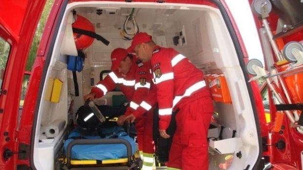 Tavan prăbușit peste bătrâni, într-un azil din orașul Roman