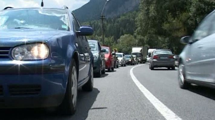 Trafic îngreunat pe DN 1, se circulă în coloană pe Valea Prahovei