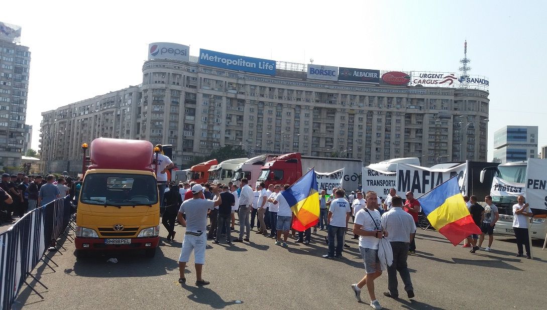 Dintre sute de claxoane. Cum a fost la PROTESTUL RCA în Piața Victoriei?
