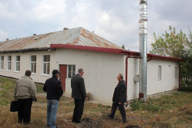 Cele mai scumpe toalete din România, într-unul dintre cele mai sărace sate. Preţ fabulos!