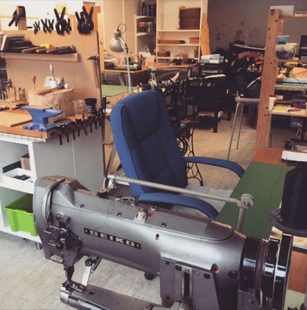 Mama lui a murit. Mai apoi, s-a uitat la biroul ei și a văzut ceva ce nu și-ar fi imaginat