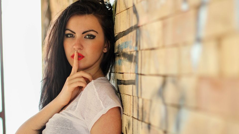 Cum trezeşti pofta de sex la o femeie FĂRĂ ca ea SĂ ŞTIE 