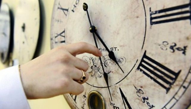 ORA DE IARNĂ 2016. Când se schimbă ora