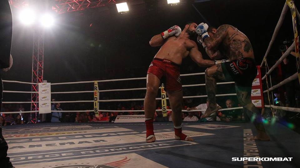 Confruntarea greilor la Superkombat! Un român este marele câştigător 
