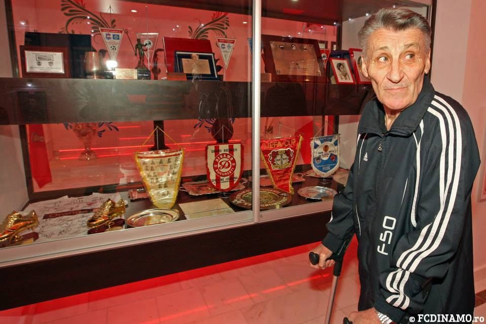 Unul dintre cei mai mari fotbaliști români a încetat din viață