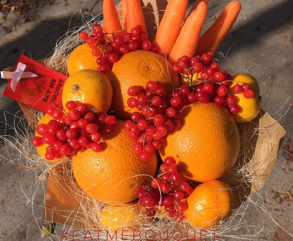O nouă modă! Buchete din legume şi fructe. Imaginile sunt superbe!