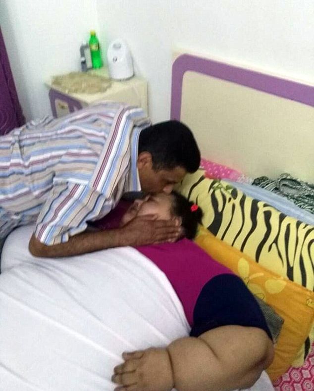 Drama celei mai grase femei din lume. N-a mai ieşit din casă de 25 de ani