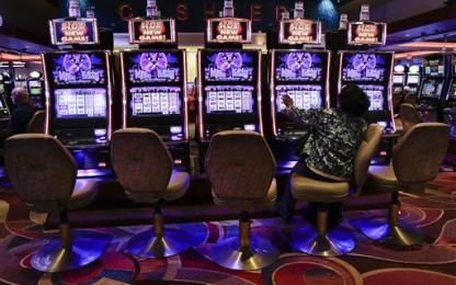 A câştigat 42,9 milioane de dolari la păcănele, dar...cum a ajuns o femeie să piardă TOTUL