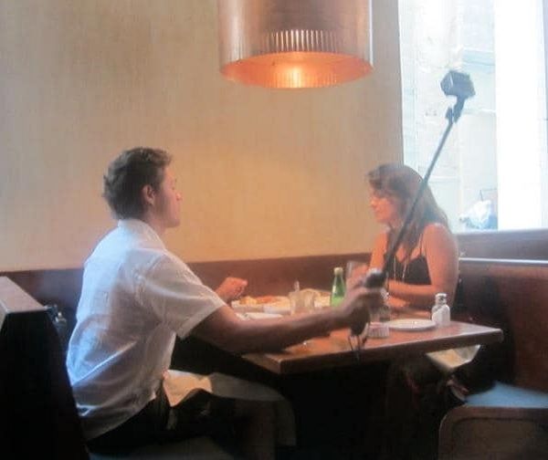 Cele mai urâte selfie-uri din lume. Sunt pur şi simplu ORIBILE. N-ar fi trebuit făcute