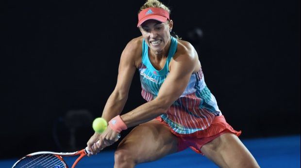 Veşti bune pentru Simona Halep. Kerber, învinsă de Svitolina în optimi la Beijing 