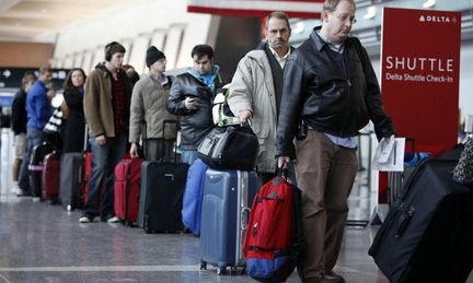 O linie aeriană a luat o decizie şocantă. Ce îi pune să facă pe toţi pasagerii la îmbarcare