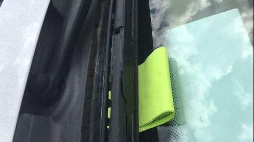 Cum să scapi fără să plătești tichetul de parcare. Trucul care l-a ajutat mereu pe acest șofer