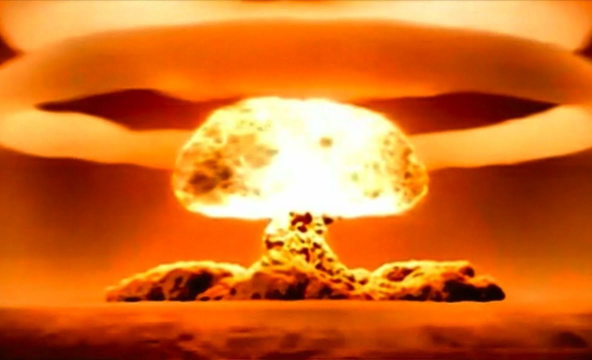 Negocieri și controverse pe plan extern: Peste 100 de țări ceri interzicerea armelor nucleare